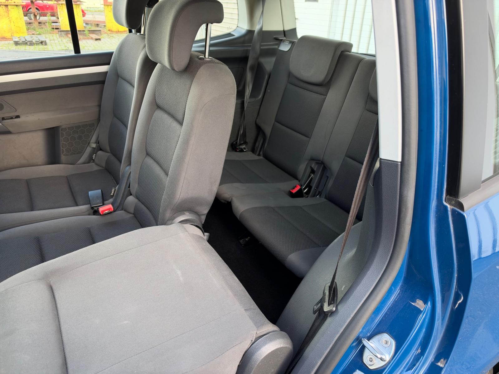 Volkswagen Touran 2012 — photo 11