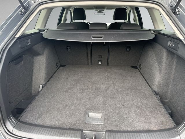 Golf VIII Variant 1.0 eTSI DSG LED+NAVI+RFK+SIHZ