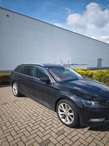 Skoda Superb 2.0 TDI Combi Style mit Pano/8fach/AHK - Skoda Superb: 2.8