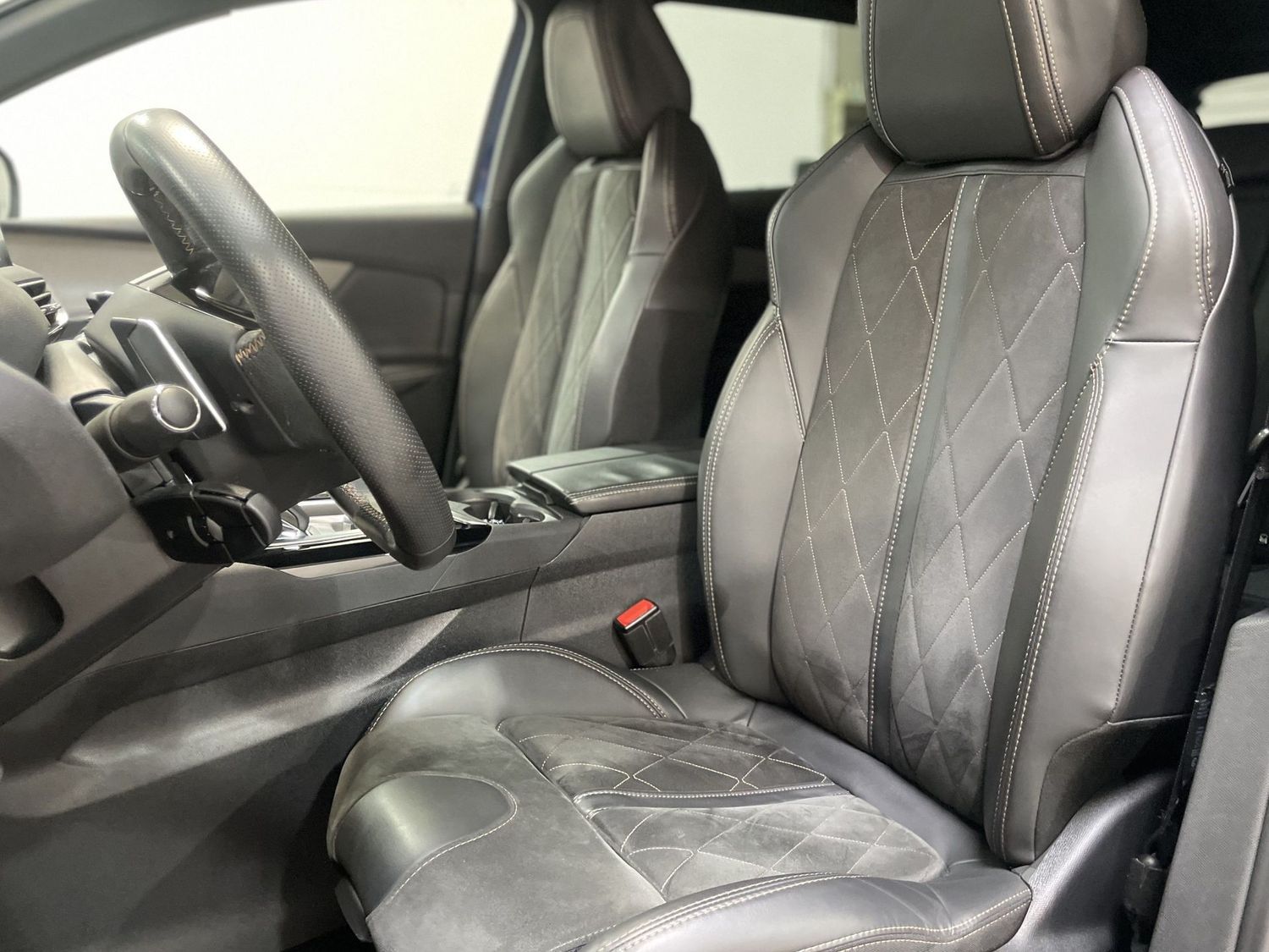 Fahrzeugabbildung Peugeot 3008 GT #Pano#ACC#LED#360°#Memory#Keyless#Virtua