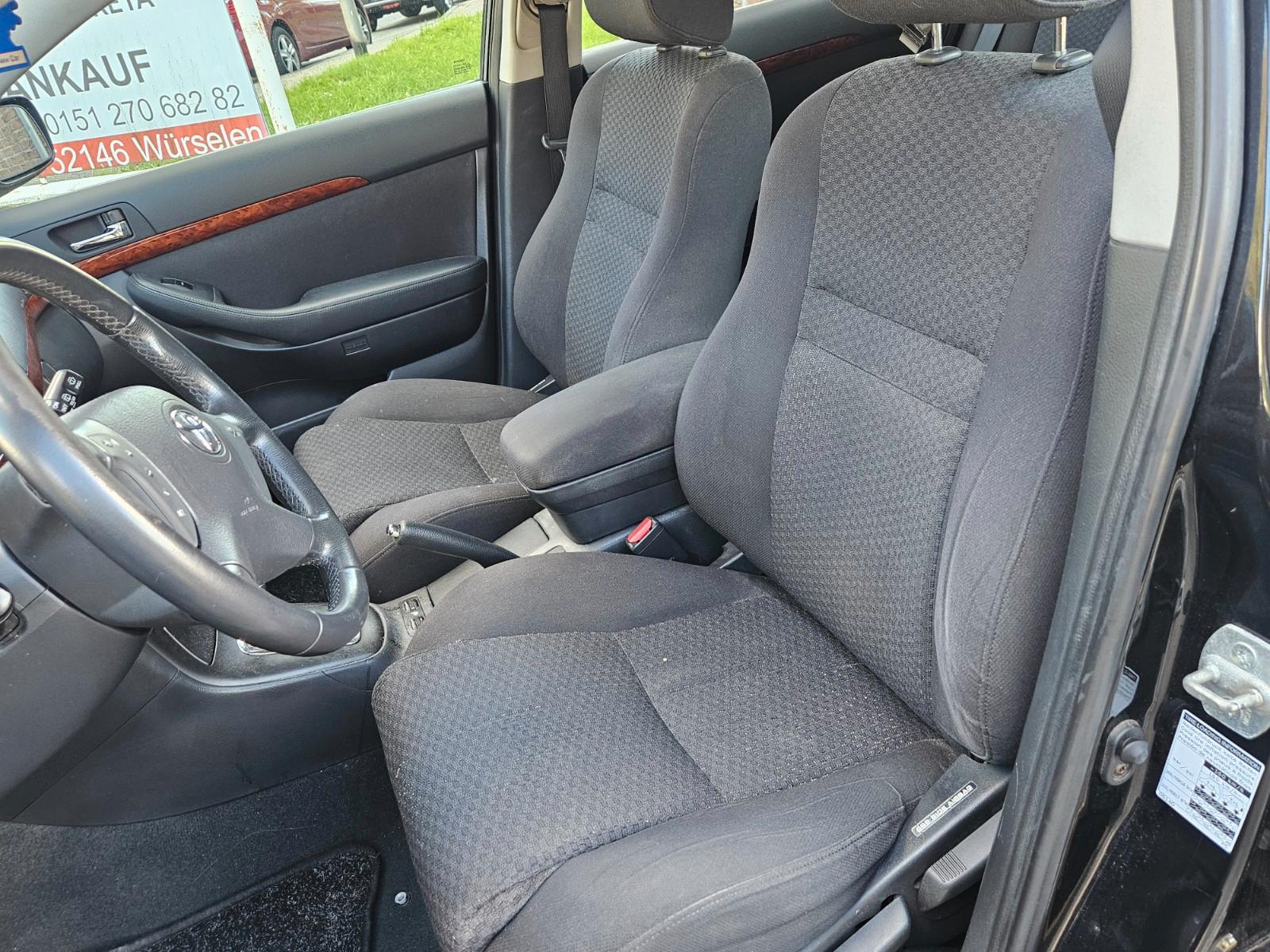 Toyota Avensis 2004 — photo 7