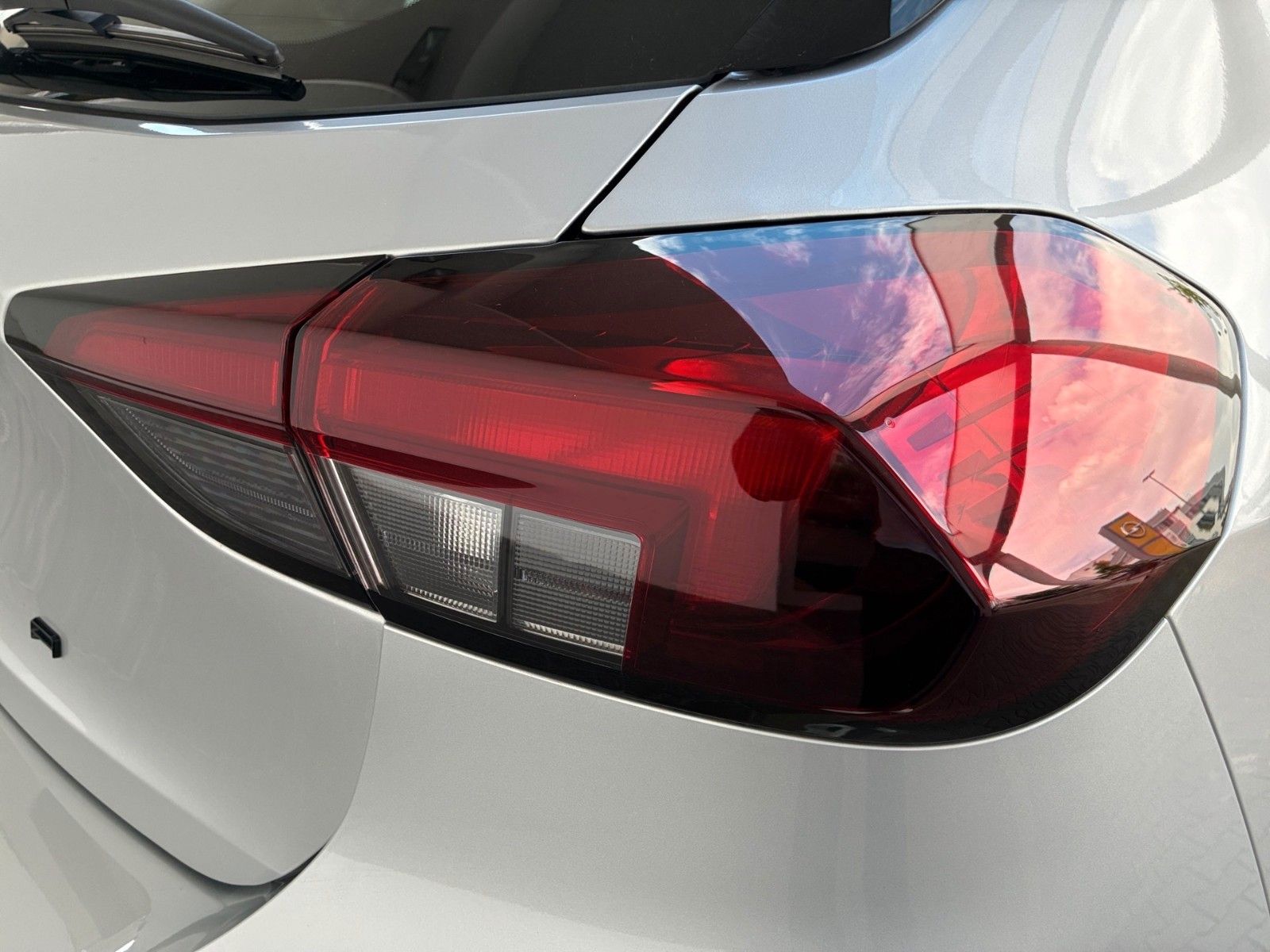 Fahrzeugabbildung Opel Corsa F Edition 100PS Automatik/PDC/LED!