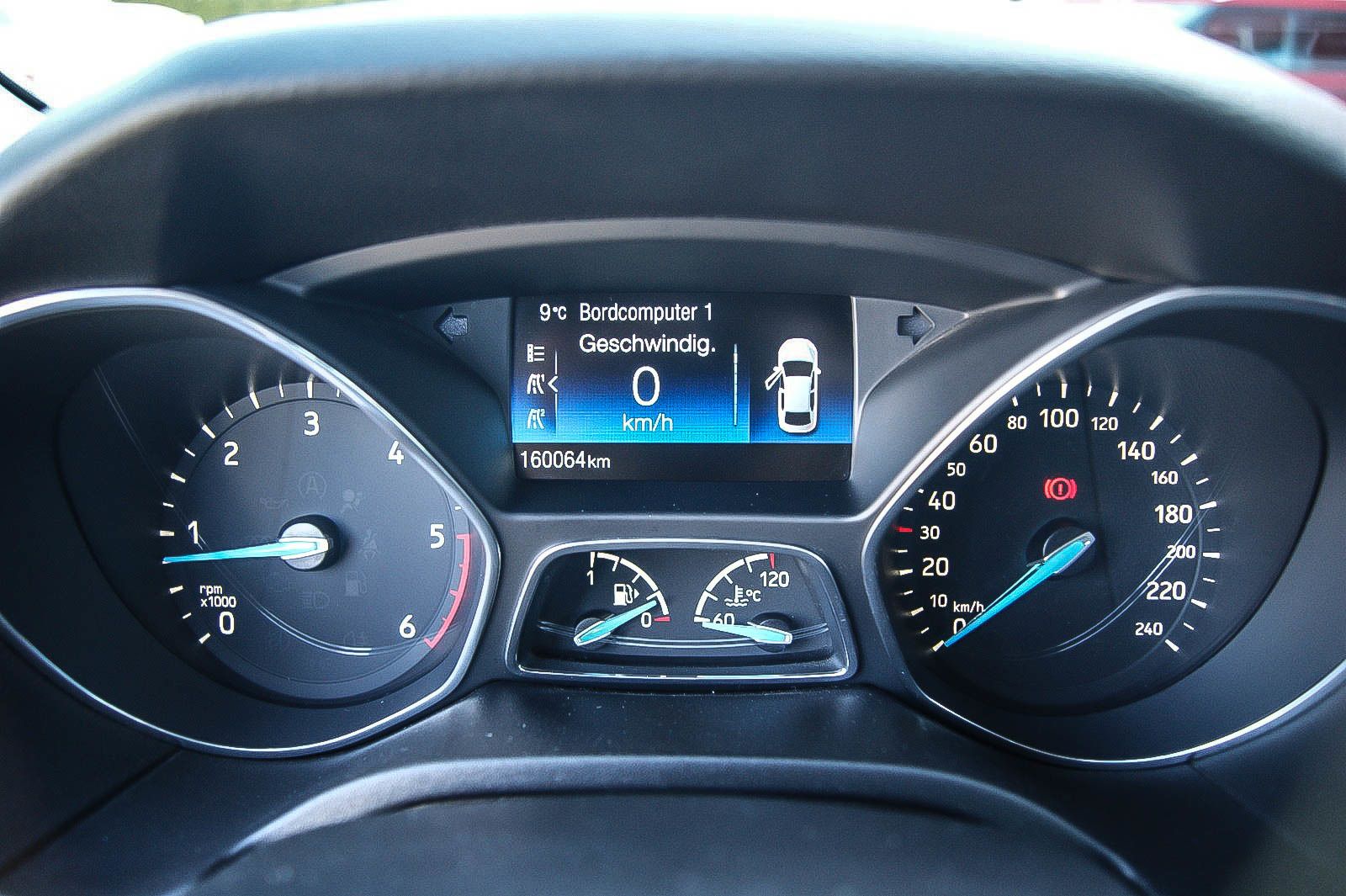 Fahrzeugabbildung Ford Focus Turnier 1.5 TDCi Business NAVI PDC AHK SZH