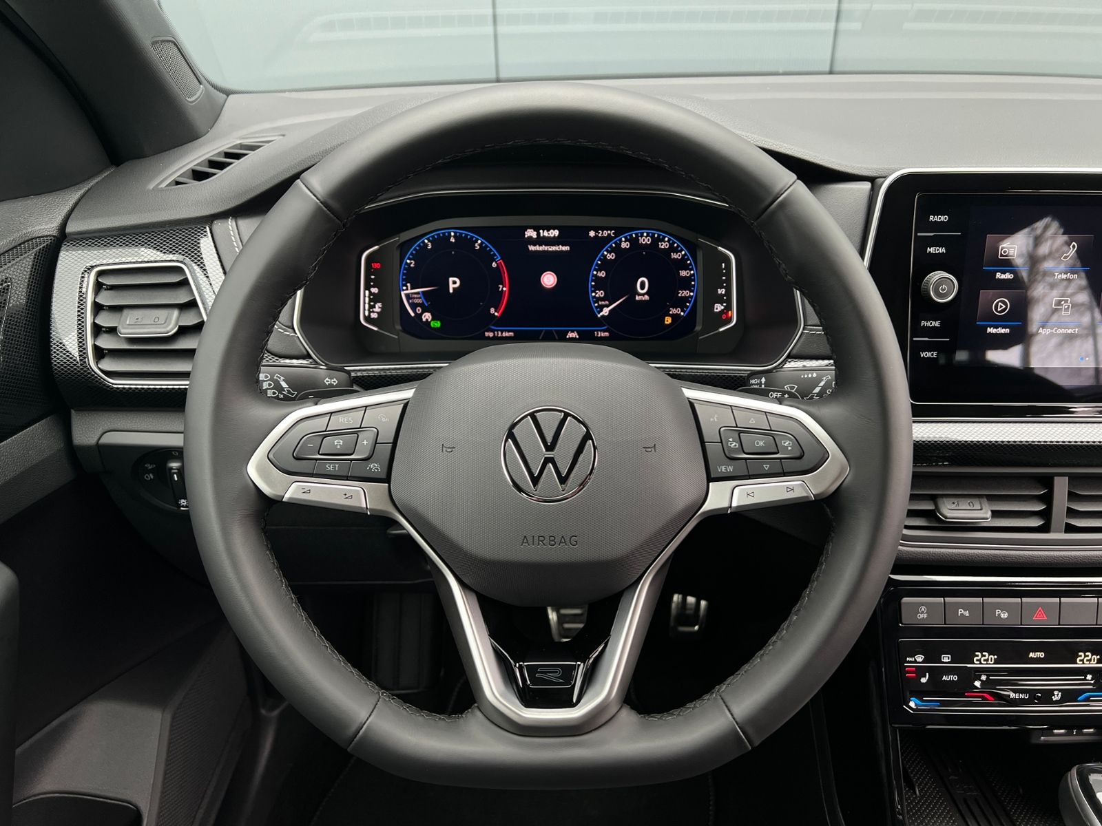 Fahrzeugabbildung Volkswagen T-Cross R-Line 1.5 TSI DSG *AHK, IQ.LIGHT, ACC,