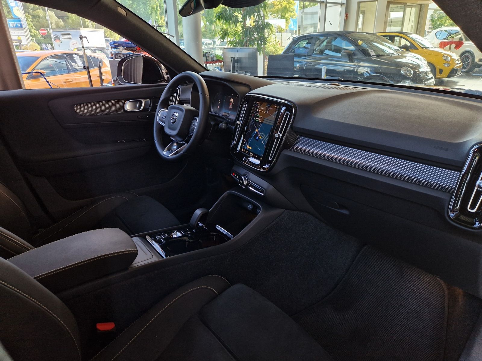 Fahrzeugabbildung Volvo XC40 Ultra Dark PANO KLIMA ALU AHK NAVI