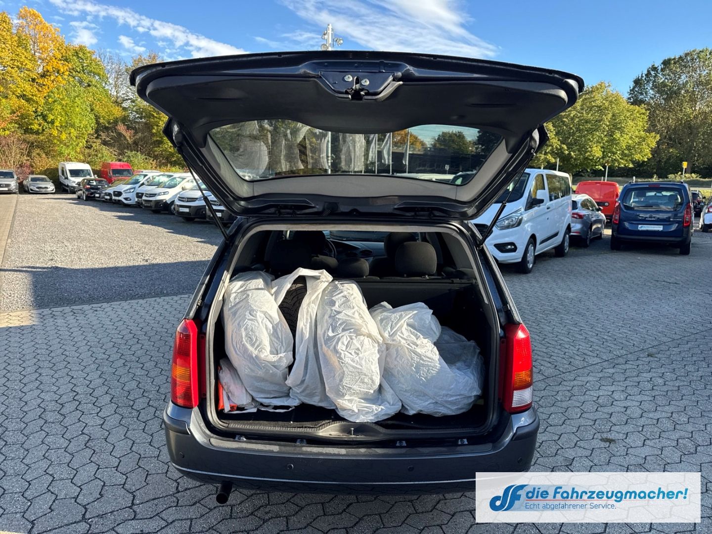 Fahrzeugabbildung Ford Focus TurnierVivaX GA Klima Beheizb. Frontsch. *