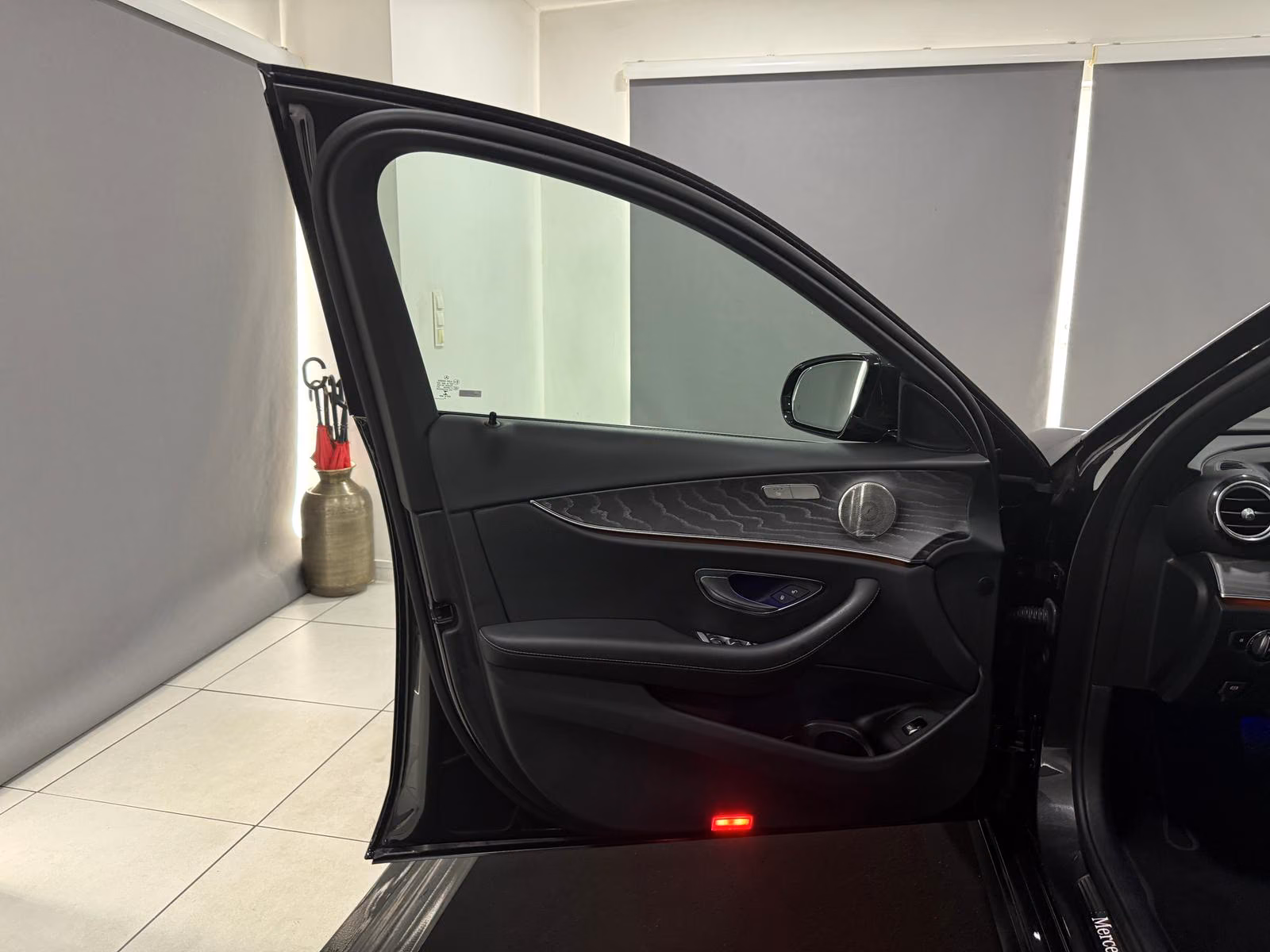 Mercedes-Benz E 300 de T 9G AMG-LINE*PANO*360*DISTR*AMBI*AHK*