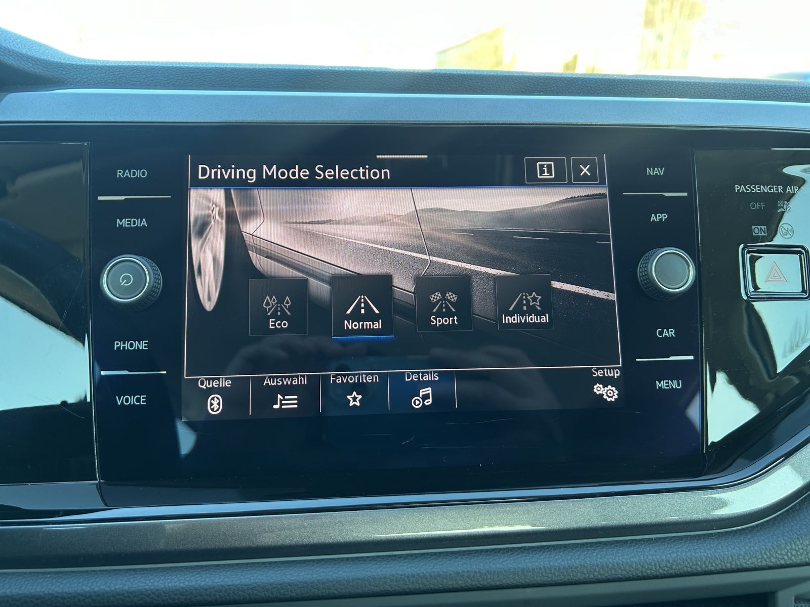 Fahrzeugabbildung Volkswagen Taigo 1.5 TSI StyleDSG Navi LED ACC