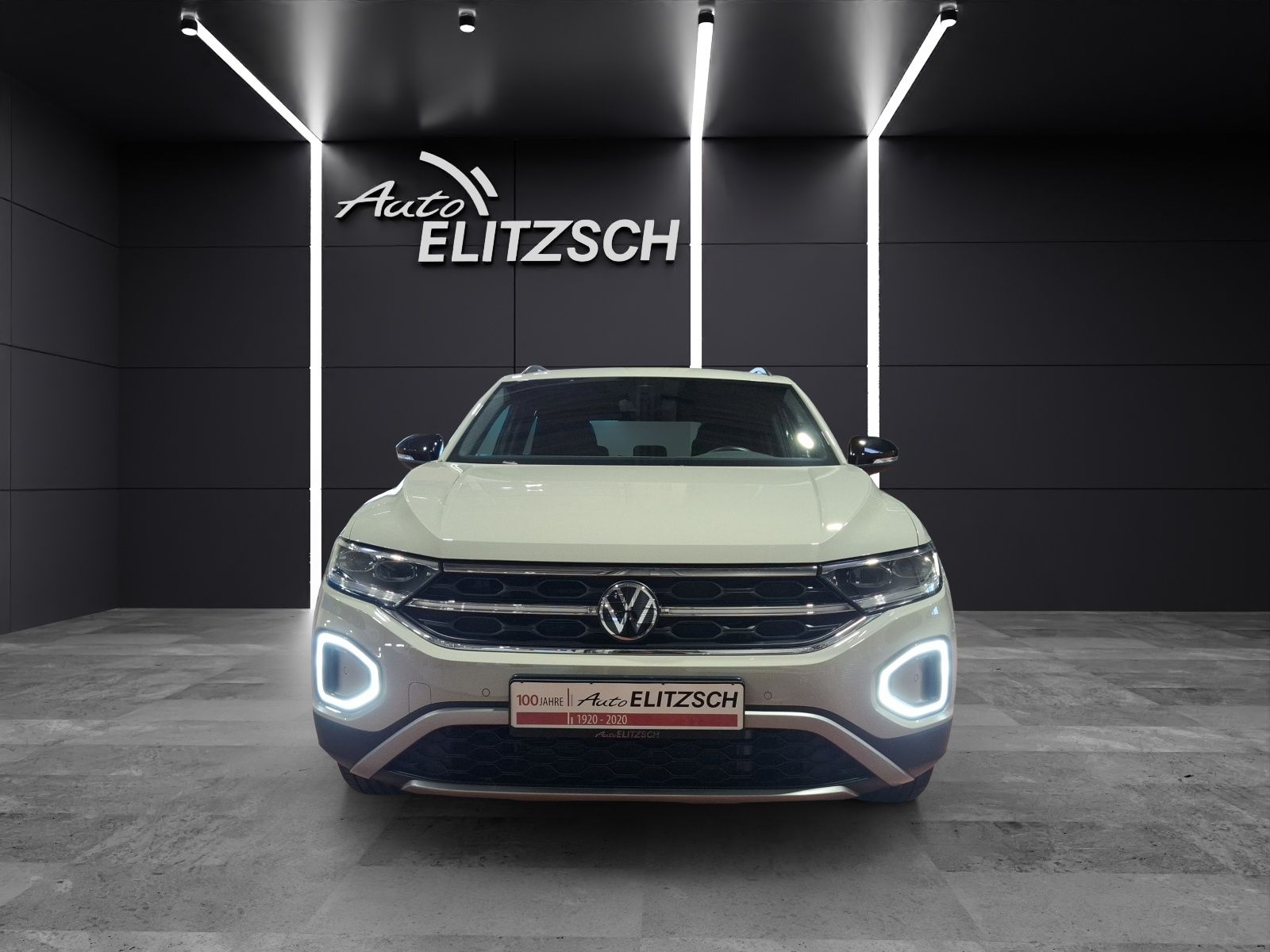 Fahrzeugabbildung Volkswagen T-Roc TSI Move Matrix ACC PDC Climatronic AID SH
