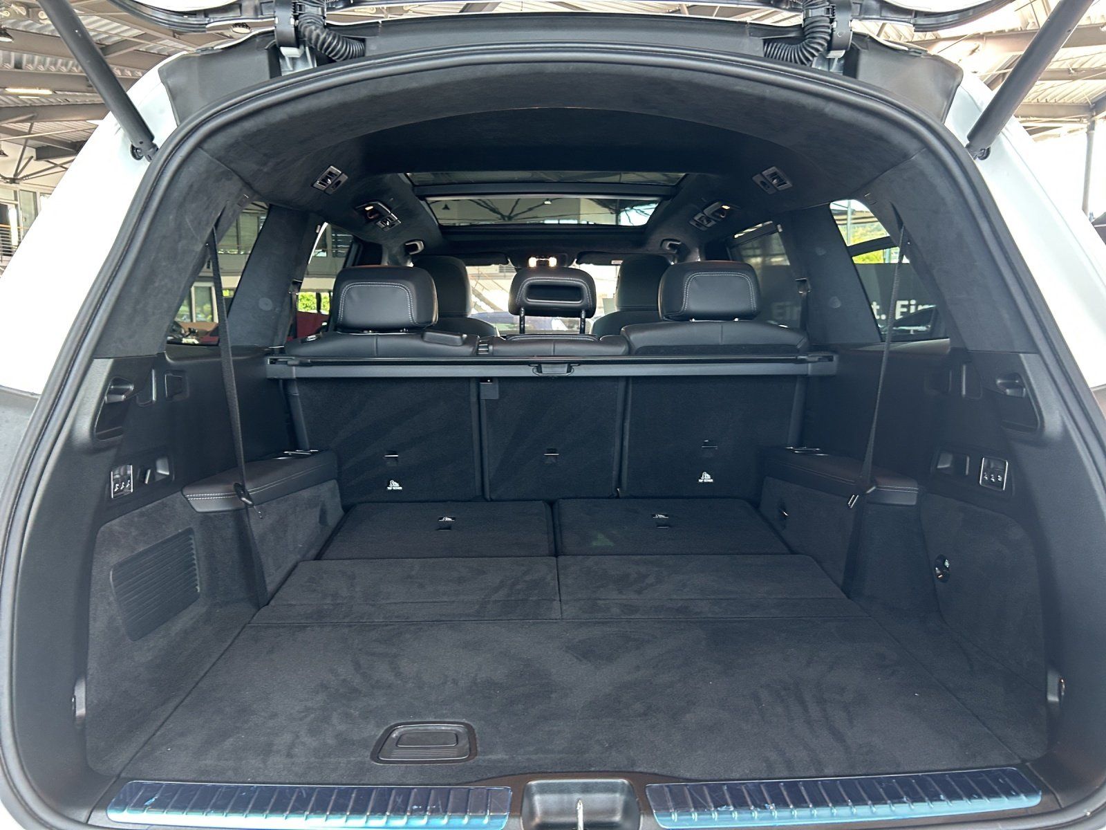 Fahrzeugabbildung Mercedes-Benz GLS450d AMG Prem+ DISTR Standh AHK Massage 6xSHZ