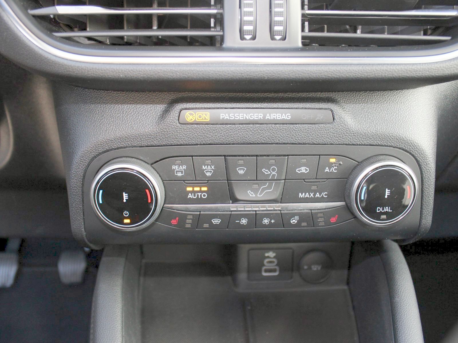 Fahrzeugabbildung Ford Kuga Titanium 1,5 EcoBoost Start/Stopp