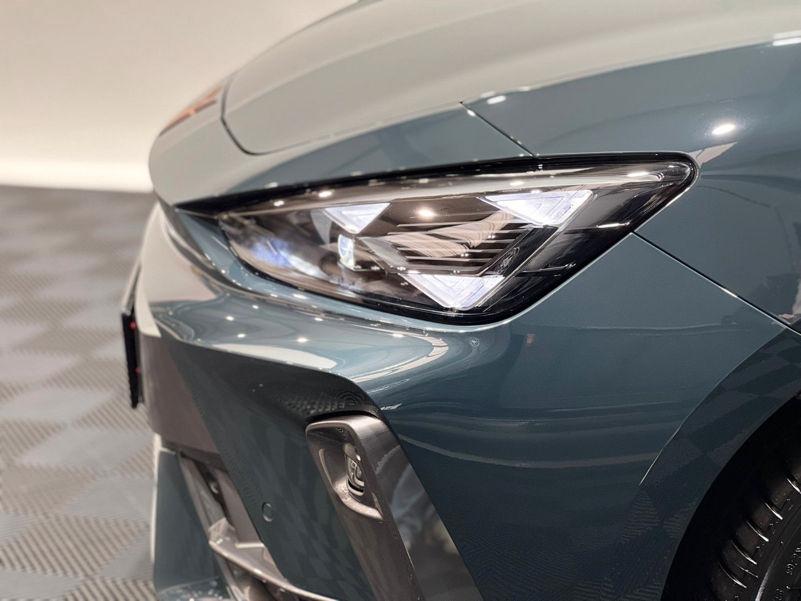 Fahrzeugabbildung CUPRA Leon Sportstourer 1.5 TSI - ACC - Keyless - RFK