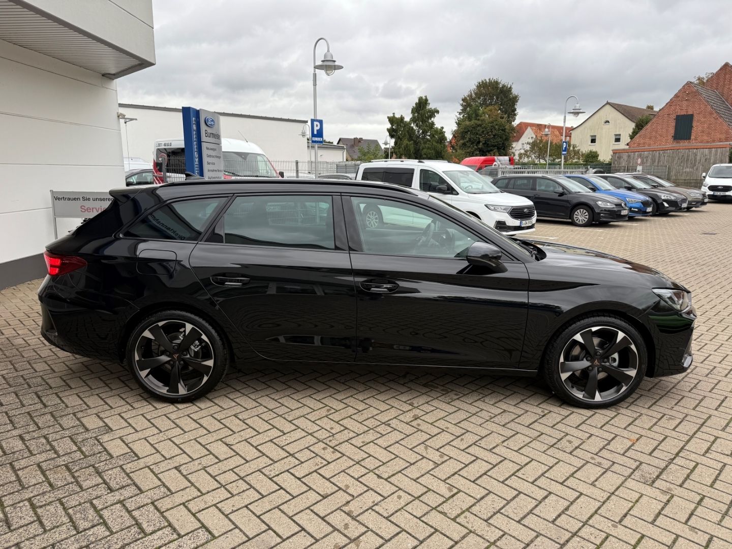 Fahrzeugabbildung CUPRA Leon Sportstourer 1.5 eTSI 110 kW Sportpaket Nav