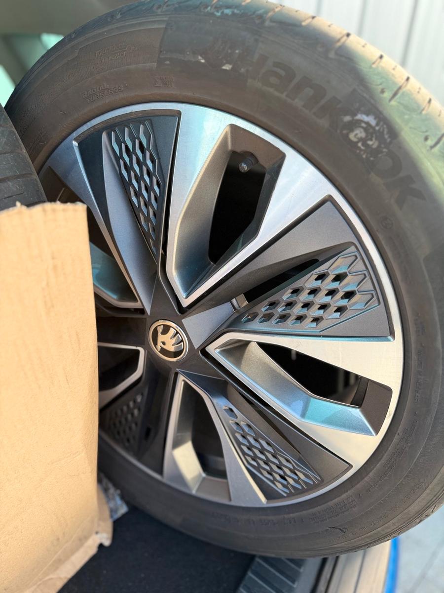 Skoda Kodiaq Ambition 4x4 AHK ACC Bolero Kamera 1Hand
