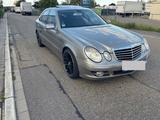 Mercedes-Benz Mercedes E500 - gebrauchte Mercedes-Benz E 500 aus dem Jahr 2006