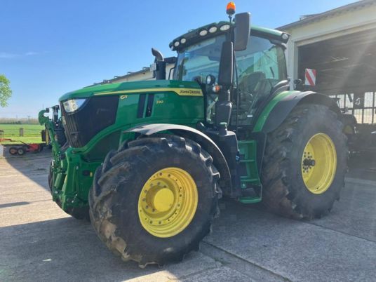 John Deere 6R 230