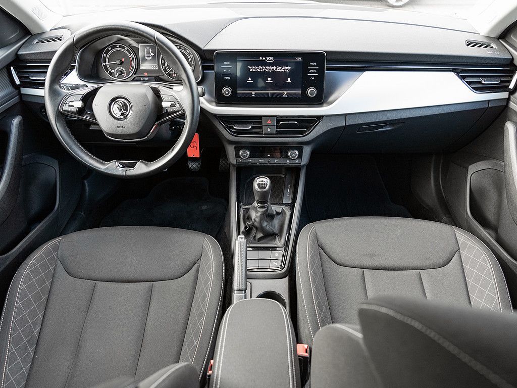 Fahrzeugabbildung SKODA Scala 1.0 TSI Drive 125 Teil-LED SmartLink Lane