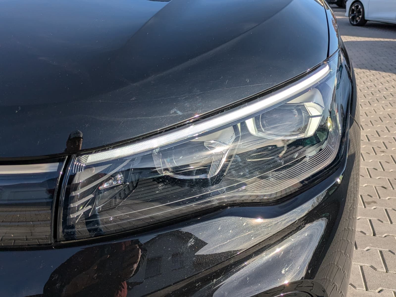 Fahrzeugabbildung Volkswagen Tiguan 2.0 TDI 4M R-Line PANO*H&K*AHK*MATRIX*20"