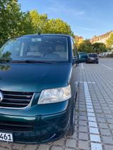 Volkswagen T5 Multivan - Volkswagen T5 Multivan: Grün