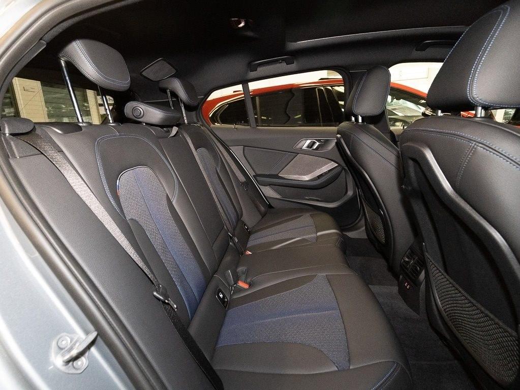 BMW 118 i /5 M Sport PANO RFK NAVI LED Sound Syst., миниатюра 12