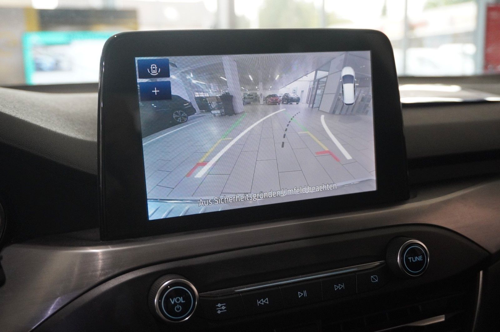 Fahrzeugabbildung Ford Focus Turnier 2.0D TITANIUM NAVI/LED/KAMERA/SHZ