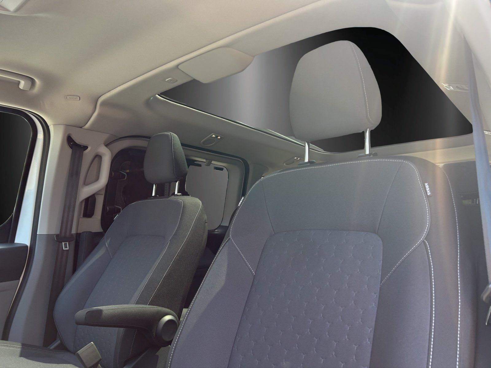 Fahrzeugabbildung Ford Ford Tourneo Custom Autom. AHK GJR Klima 3.Zonen