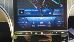 Fahrzeugabbildung Mercedes-Benz C 300e T Avantgarde Navi LED SiHz PDC RFK ACC