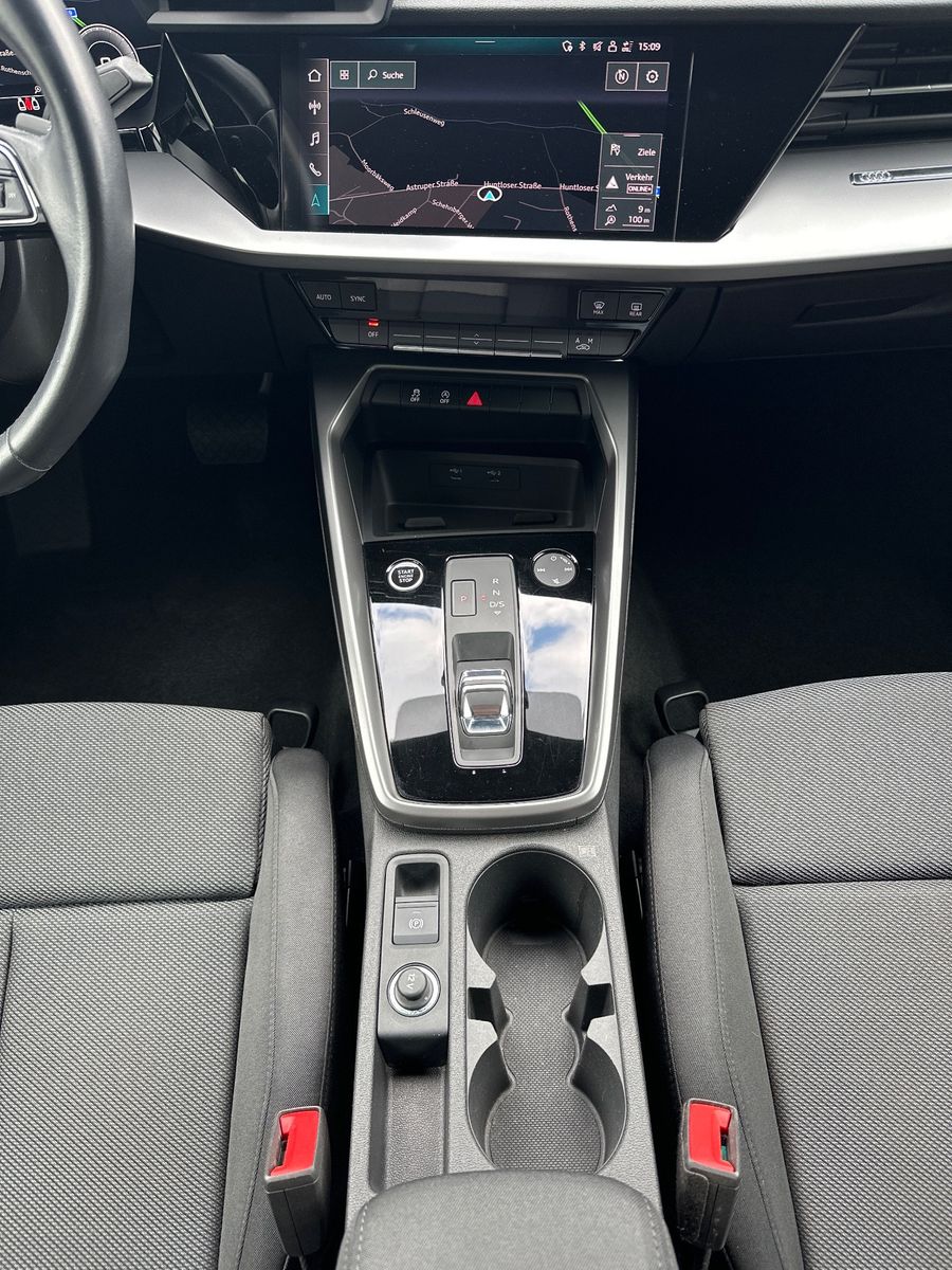 Fahrzeugabbildung Audi A3 Limousine 35 TDI S-Line NAV+LED+STHZ+18ZO+VC