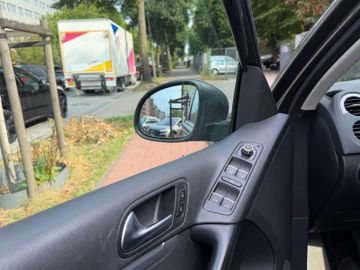 Volkswagen Tiguan - 10