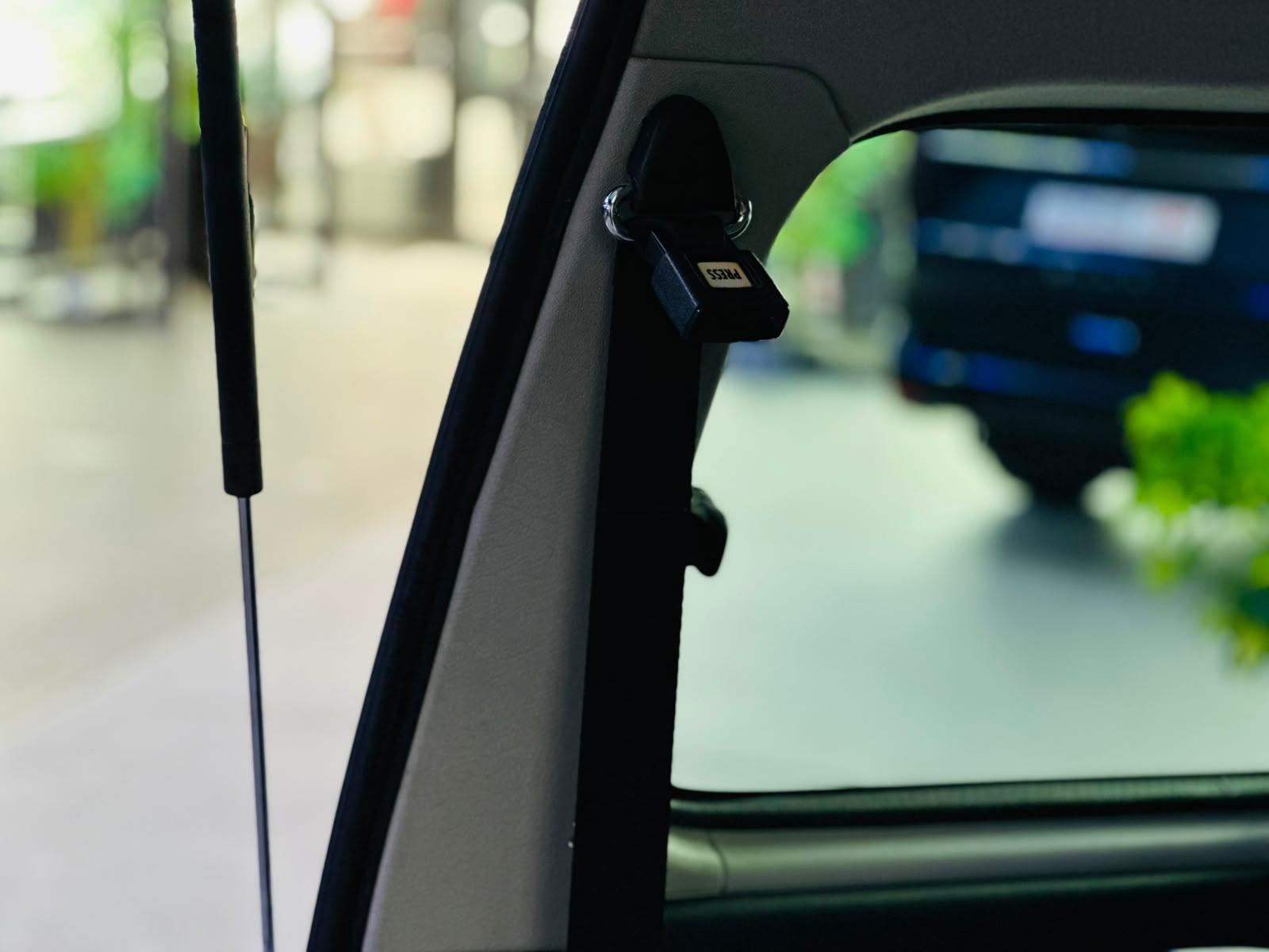 Citroën Berlingo-Schwneksitz-Behindertengerecht-Rampe