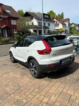 Volvo XC40 T3 R Design Geartronic Topaustattung - Volvo XC40 von privat
