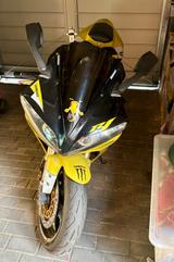 Yamaha R1 - YAMAHA 2005 R1