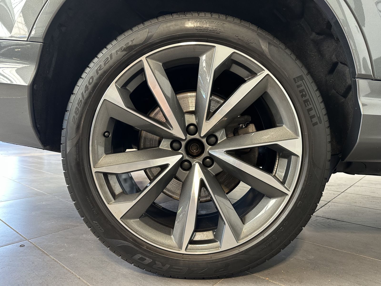 Fahrzeugabbildung Audi Q7 50 TDI S-Line Black 7Sitzer NAV+MATRIX+AHK+VC