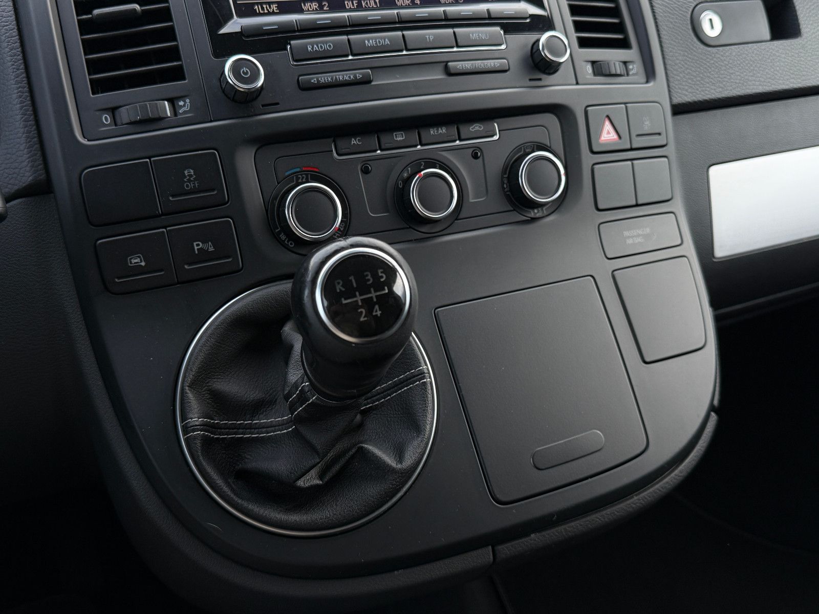 Fahrzeugabbildung Volkswagen T5 Multivan Edition 25 DAB GRA Side-Assist PDC