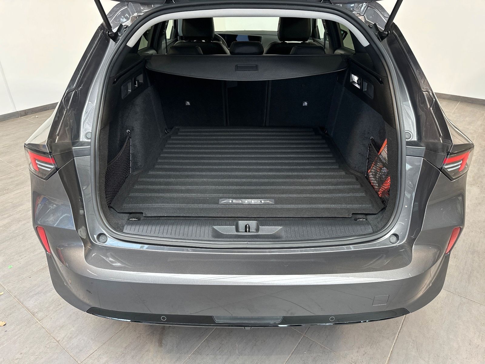 Fahrzeugabbildung Opel Astra SpT 1.5 D Aut Business Elegance NAV+LED