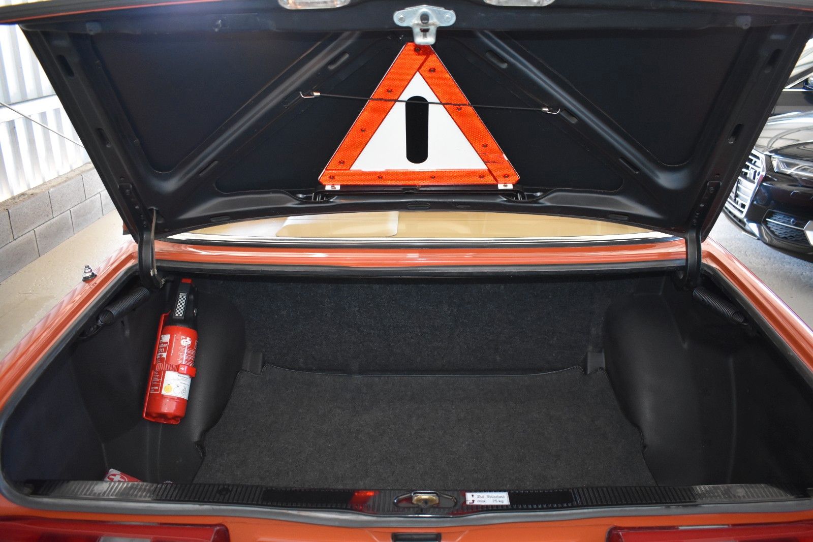 Fahrzeugabbildung Mercedes-Benz 250 6 Zylinder Benziner Zustand Top BRD H-Zulass