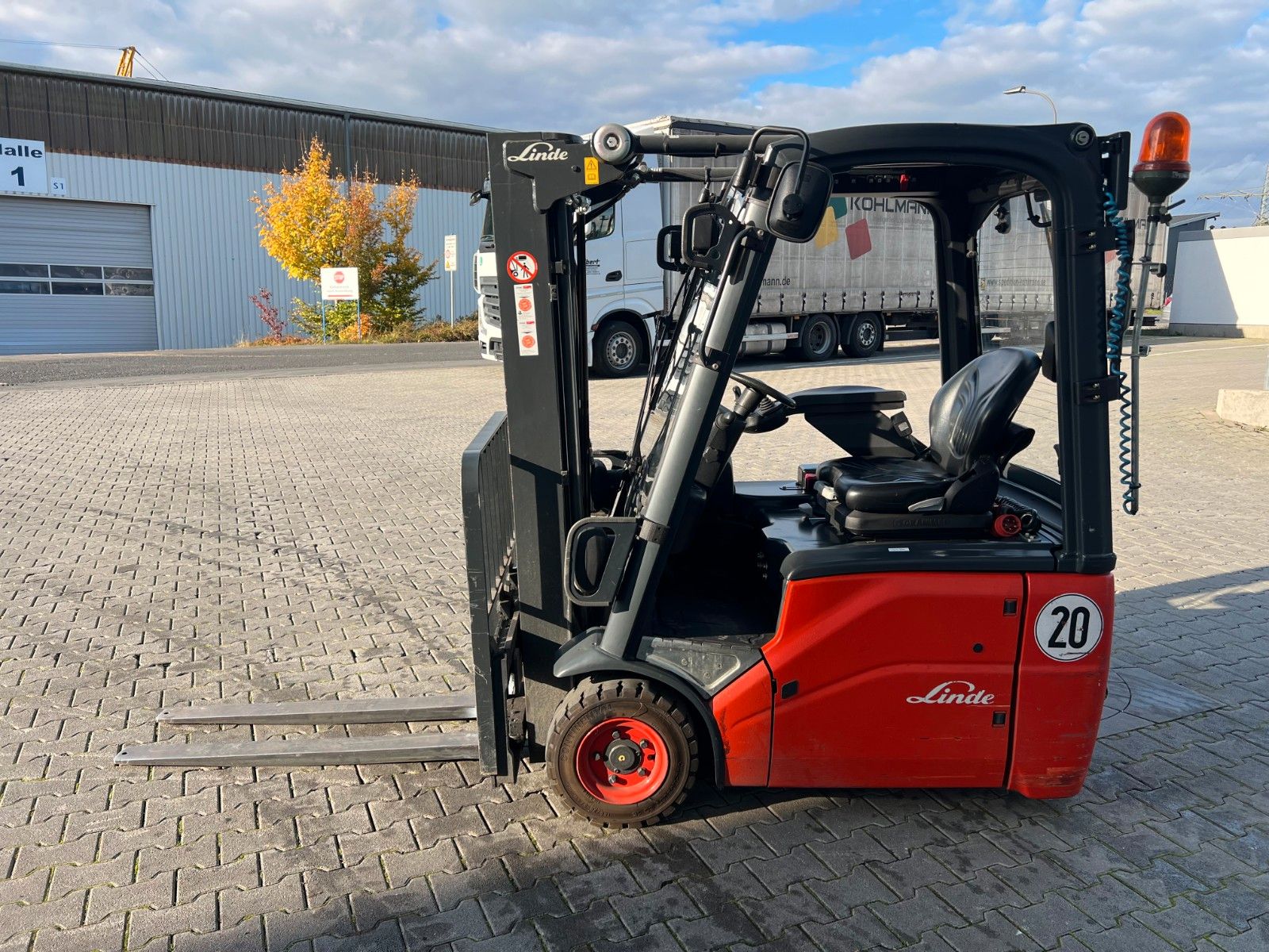 Fahrzeugabbildung Linde E14 - 01 / Triplex: 4.10m! / SS / nur 986h!