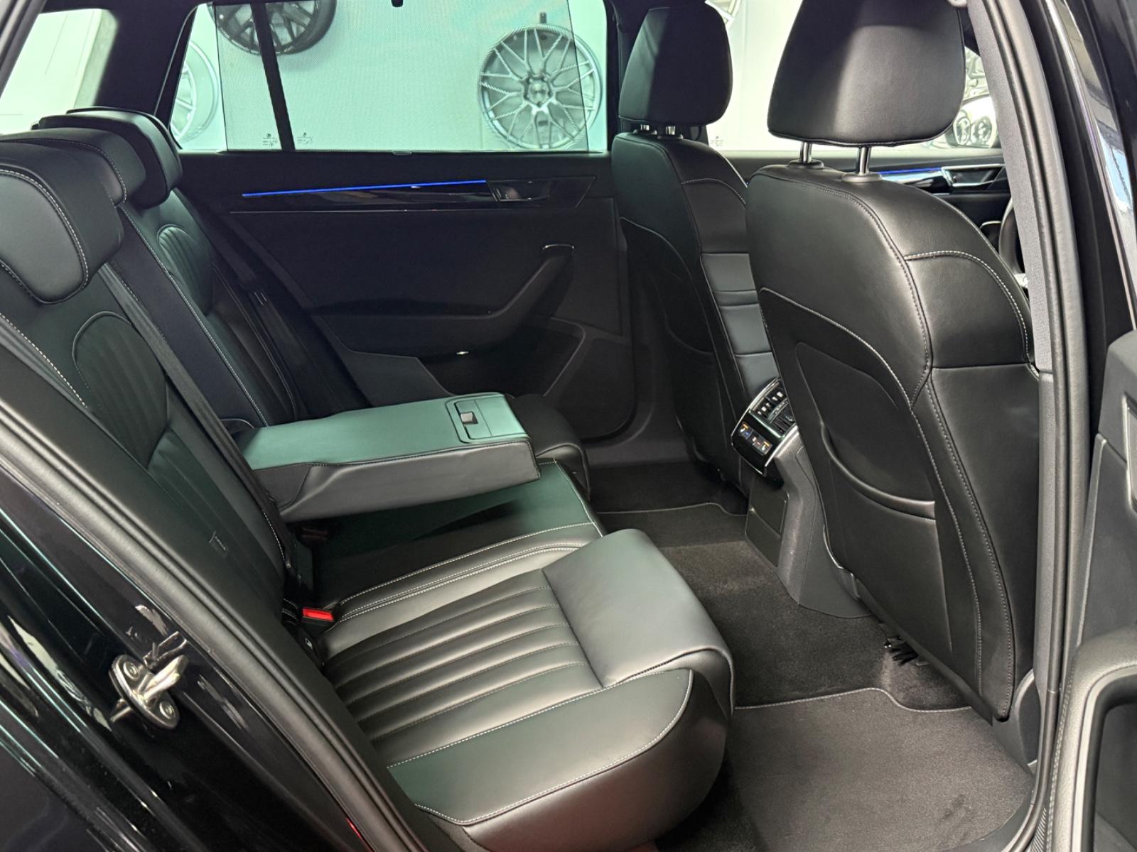Skoda Superb Combi L&K 2.0 TDI MATRIX*LEDER*CANTON*ACC