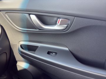 Hyundai Kona Select Elektro Kam.+KeyLess+Navi+SHZ+ACC