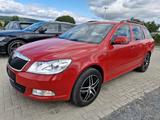 Skoda Octavia Combi Family, HU neu - Skoda Octavia aus 2011: Kombi