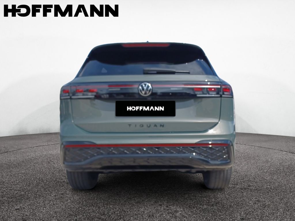 Fahrzeugabbildung Volkswagen Tiguan R-Line Black Style Matrix Discover Pro Ma