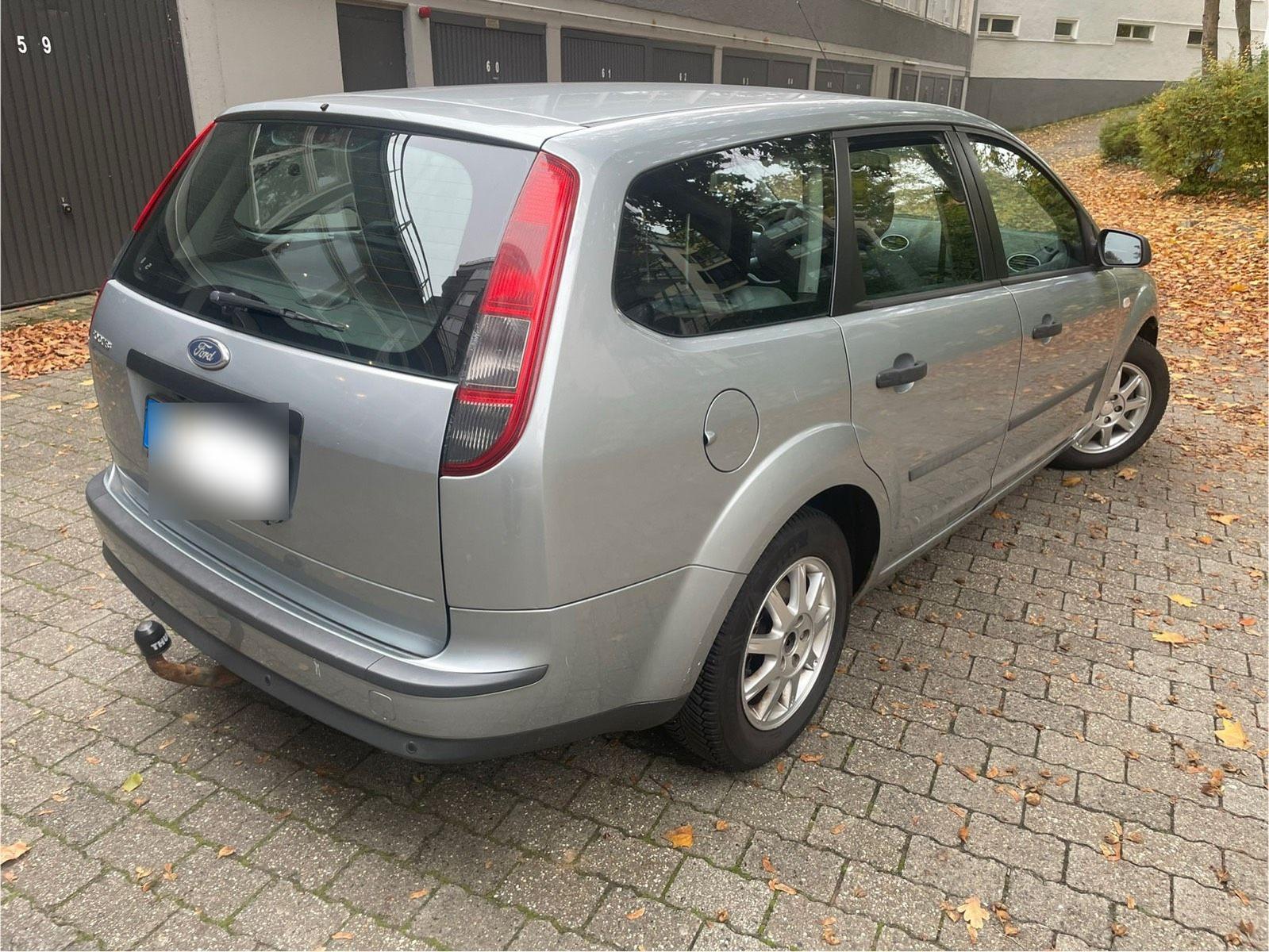 Ford Focus 2005 — interior
