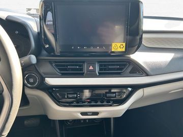 Fotografie 11 des Suzuki Swift 1.2 CVT Comfort Navi Kamera LED Sitzh. AT