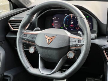 Fahrzeugabbildung CUPRA Leon ST VZ 1.4 e-HYBRID DSG Kamera Pano DCC ACC