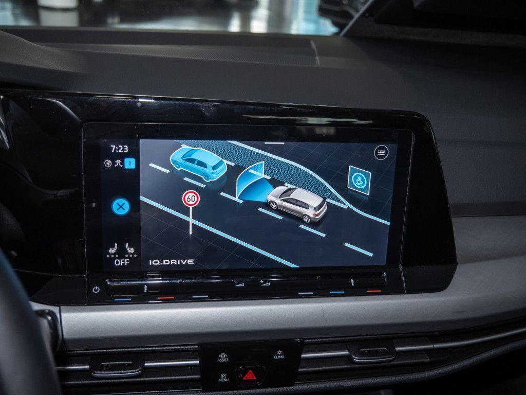 Volkswagen Golf VIII 2.0 TDI Life Kamera Navi LED Sprachst., миниатюра 10
