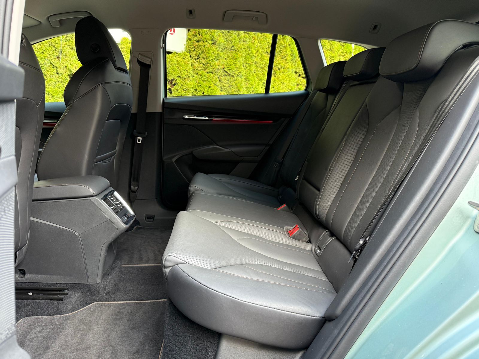 Fahrzeugabbildung SKODA Enyaq 80 x Suite CCS+MATRIX+KAM+AHK+LEDER+SPORT