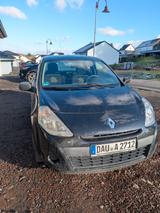Renault Clio Yahoo! 1.2 16V 75 Yahoo! - Renault Clio mit Benzin-Antrieb: Limousine, Yahoo