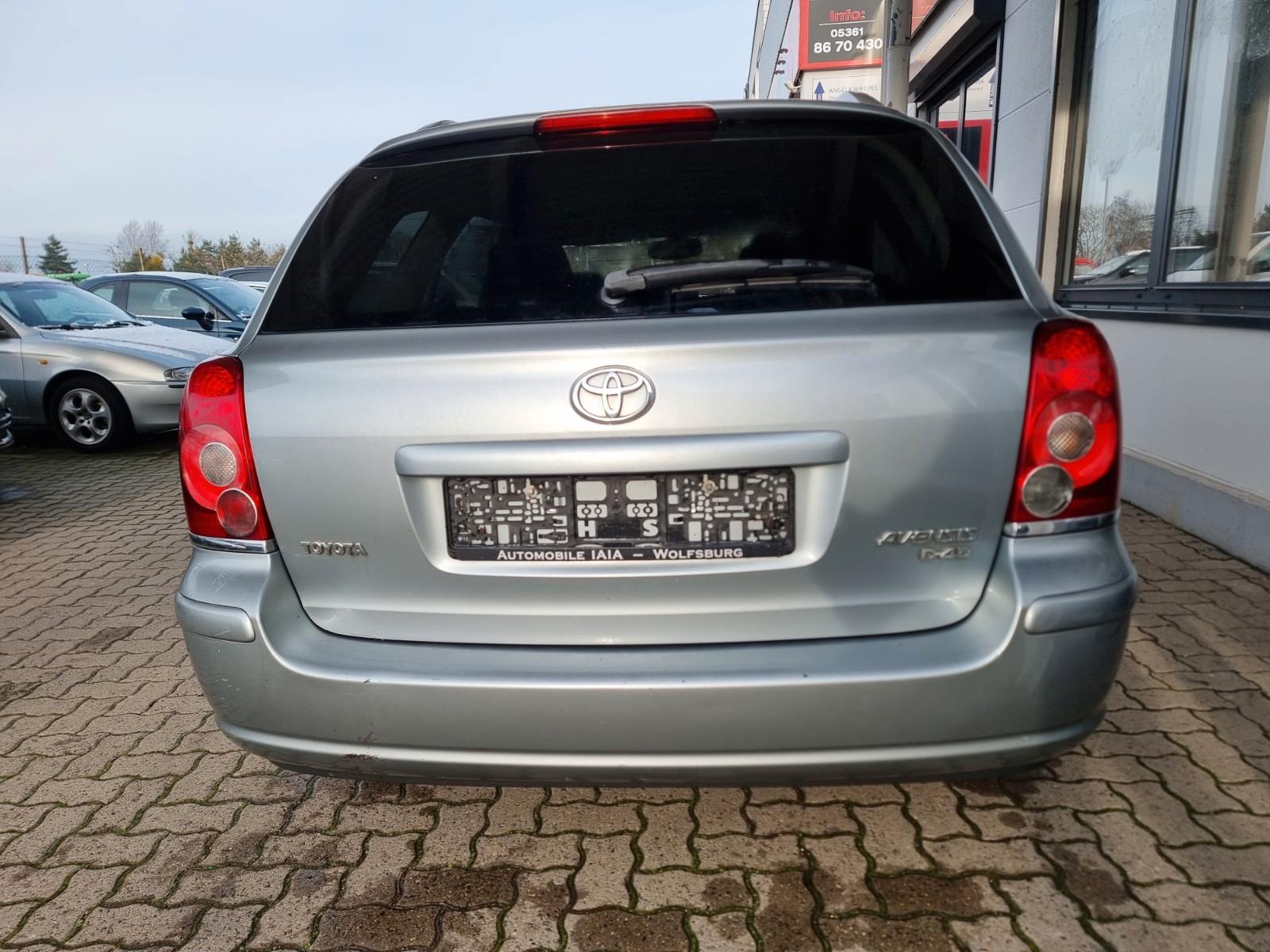 Toyota Avensis 2009 — photo 8