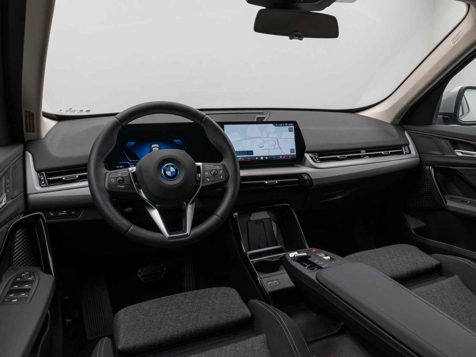 Fahrzeugabbildung BMW iX1 eD20 Kamera DAB Fernlichtassis Komfort Sport