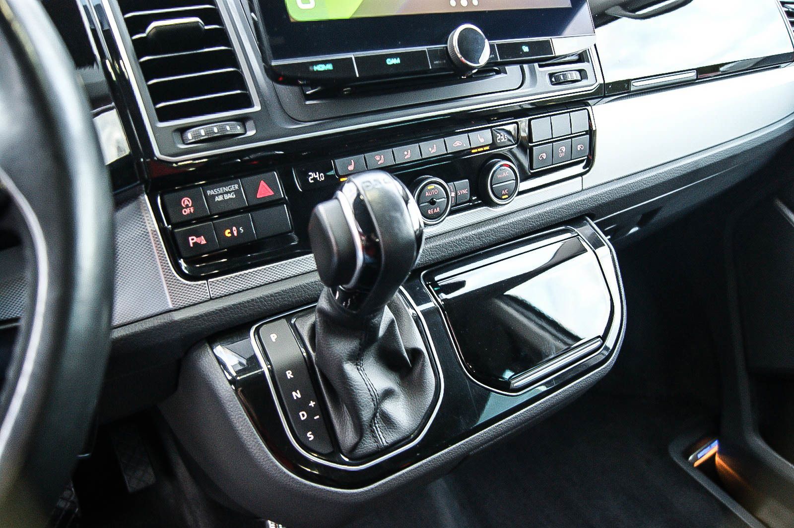 Fahrzeugabbildung Volkswagen T6 Multivan 20TDI DSG Highline 6-Sitze STHZ BETT